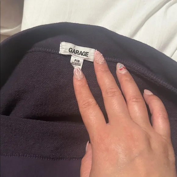 Garage off shoulder sweatshirt - Picture 4 of 5